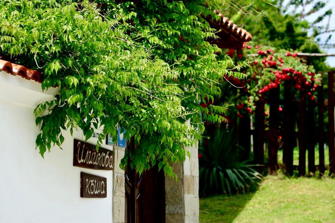 Iliikova House Hotel Kalofer Exterior foto