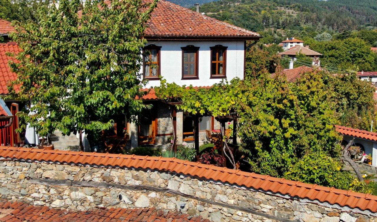 Iliikova House Hotel Kalofer Exterior foto