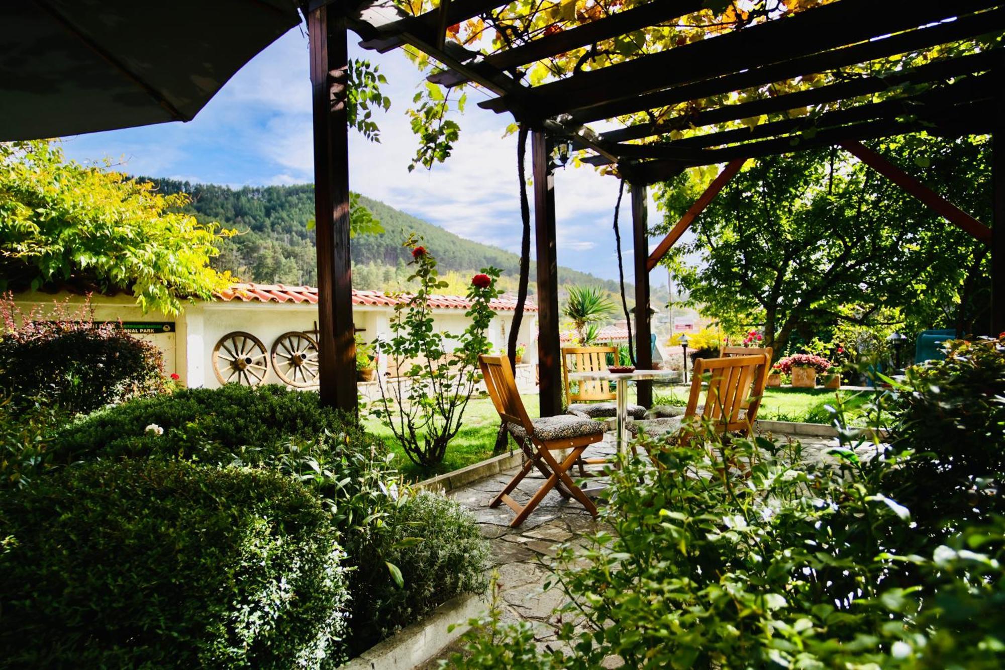 Iliikova House Hotel Kalofer Exterior foto