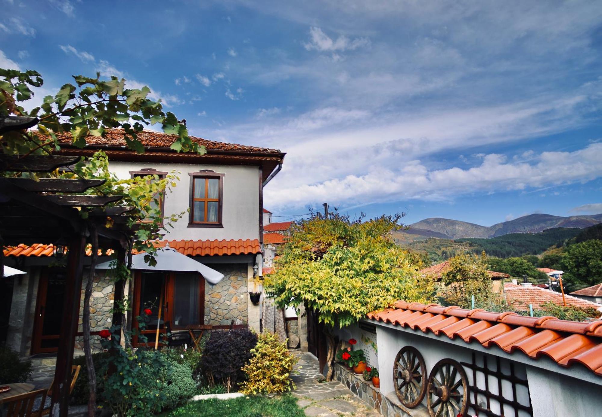 Iliikova House Hotel Kalofer Exterior foto
