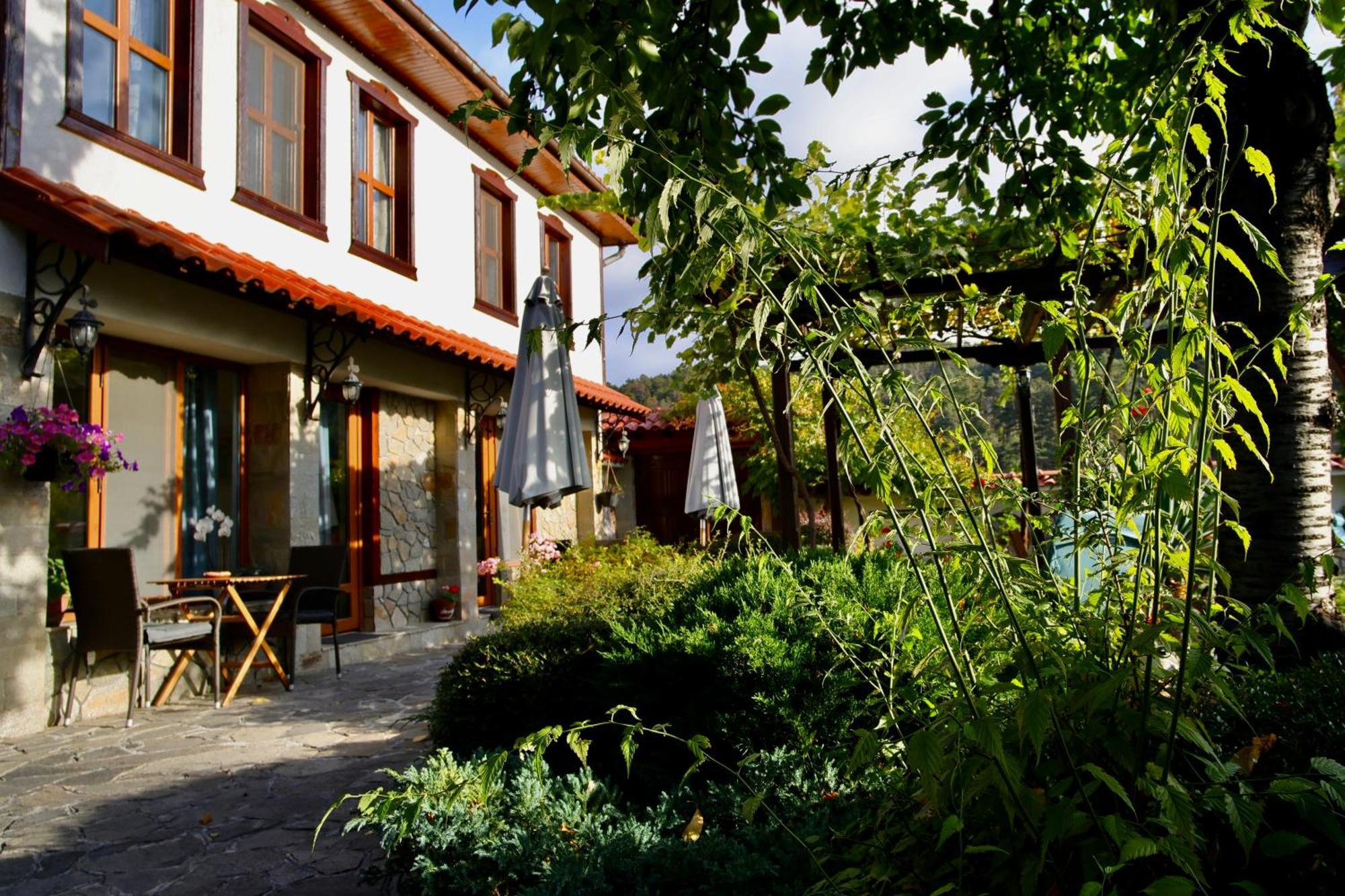 Iliikova House Hotel Kalofer Exterior foto